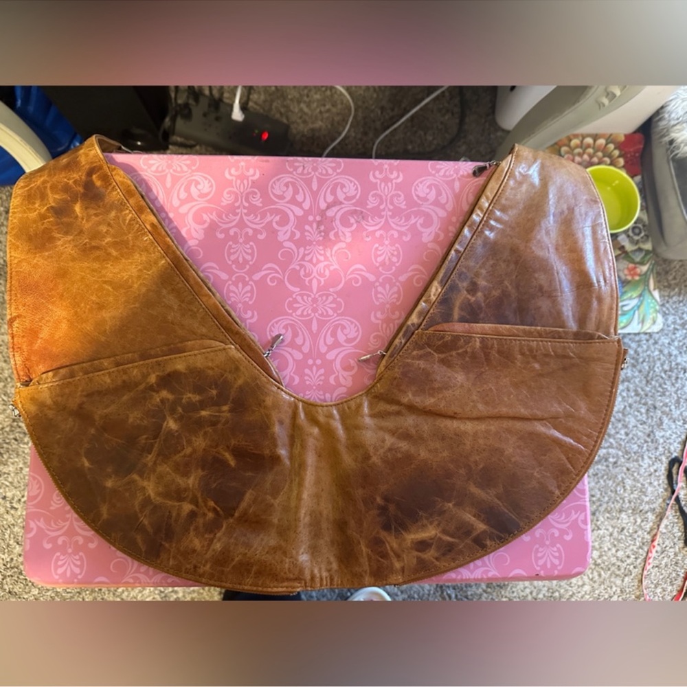 Sash Extra Crossbody Leather Bag. Used just a few times. I believe Honey Marble